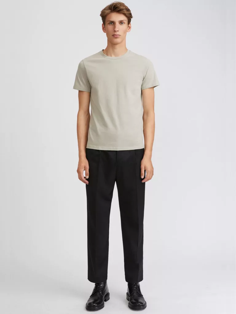 S0116-Lycra-Tee-Filippa-K-Light-Sage-Front-Full-Body