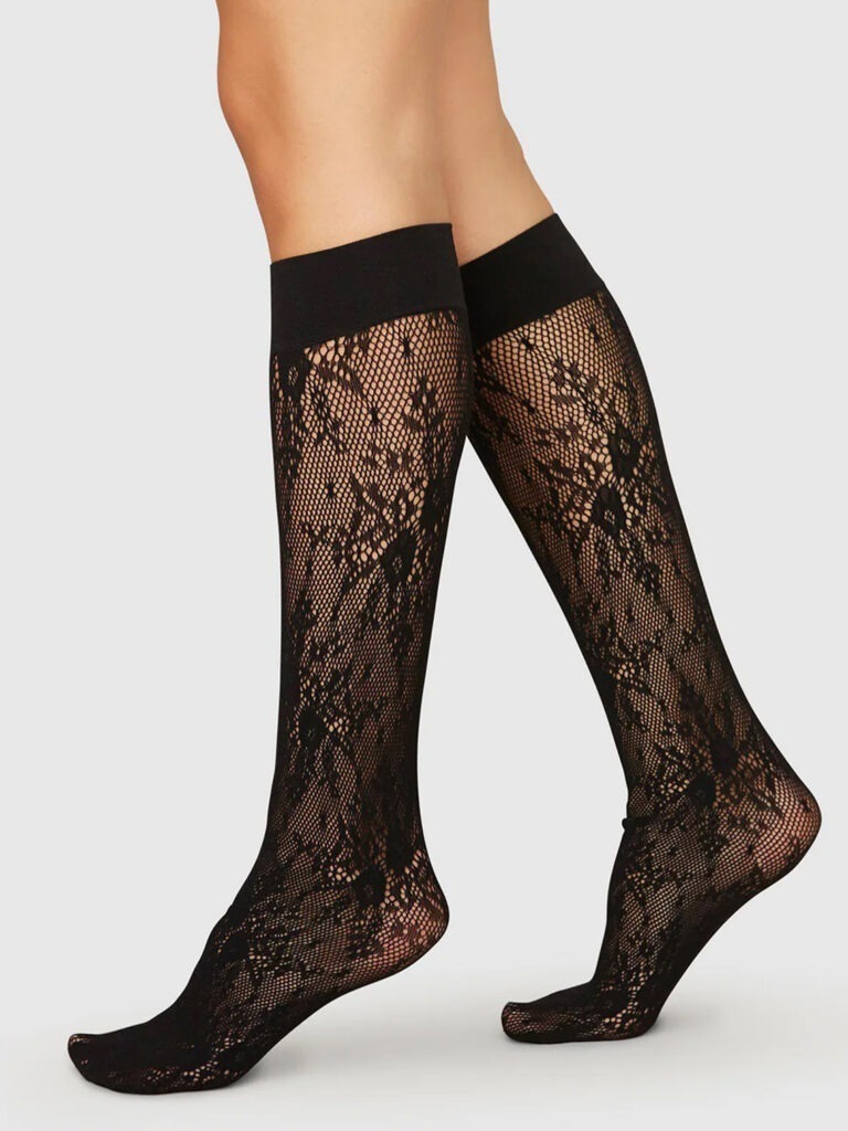 SS0018-Rosa-Knee-Highs-SS-Black-Side-Walk